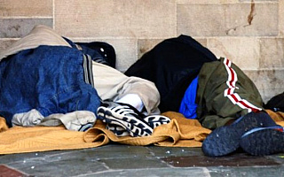 Służby szukają bezdomnych, by im pomóc